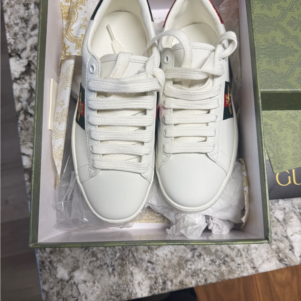 Gucci White Sneakers with Red and Green Accents-New, never worn - Picture 5 of 6